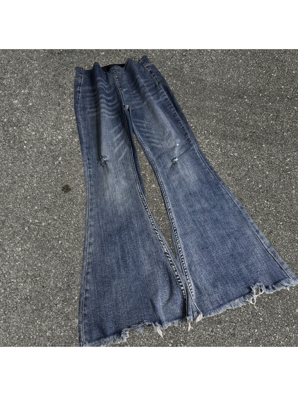 RISEN JEANS Vintage Denim Flared Jeans Raw Distressed Hem Faded Bell Bottom Wome